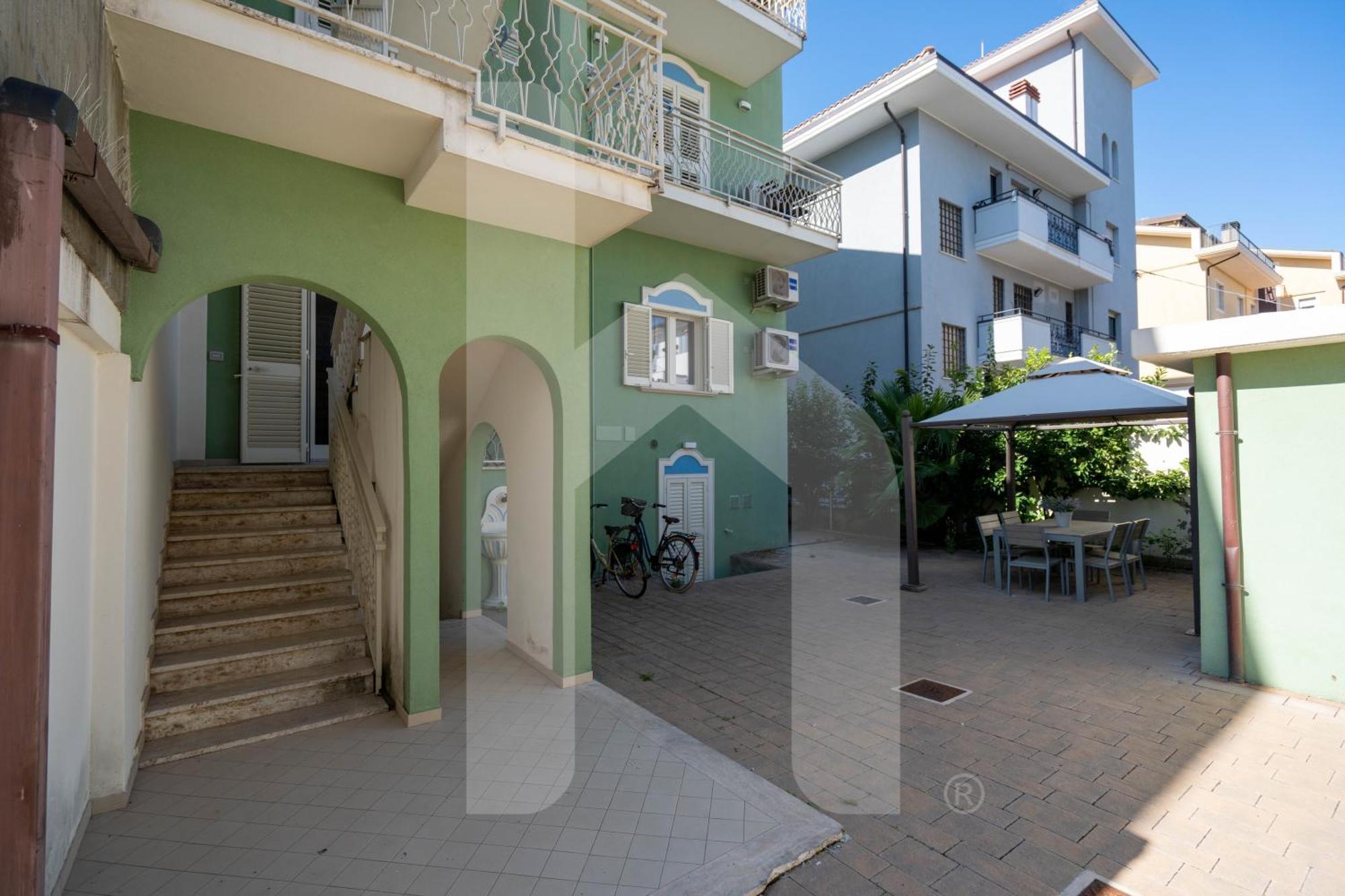 Homiday - Residenza D'Annunzio Διαμέρισμα Pineto Εξωτερικό φωτογραφία